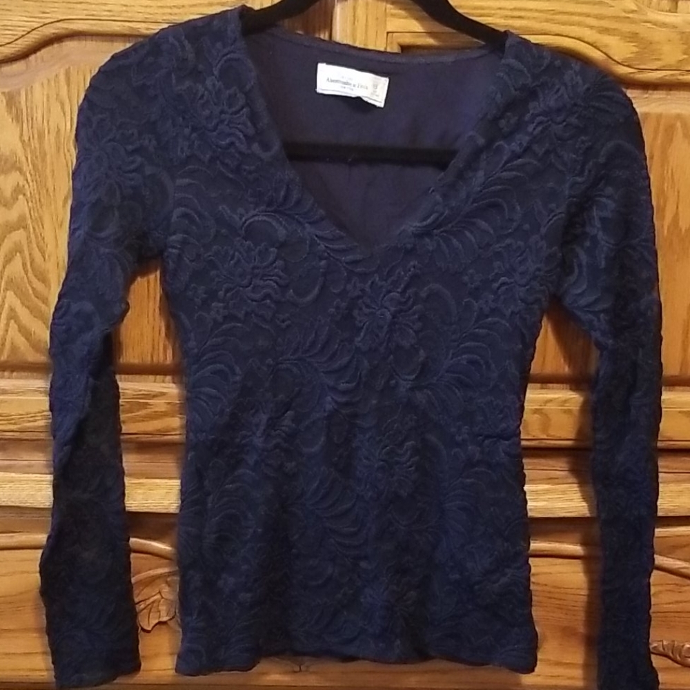 Long sleeve lace shirt